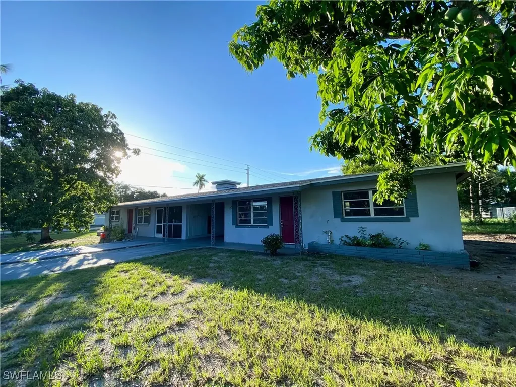 2405 Jeffcott Street Fort Myers FL 33901