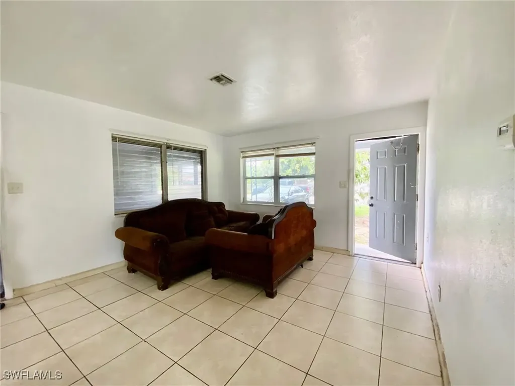 2405 Jeffcott Street Fort Myers FL 33901