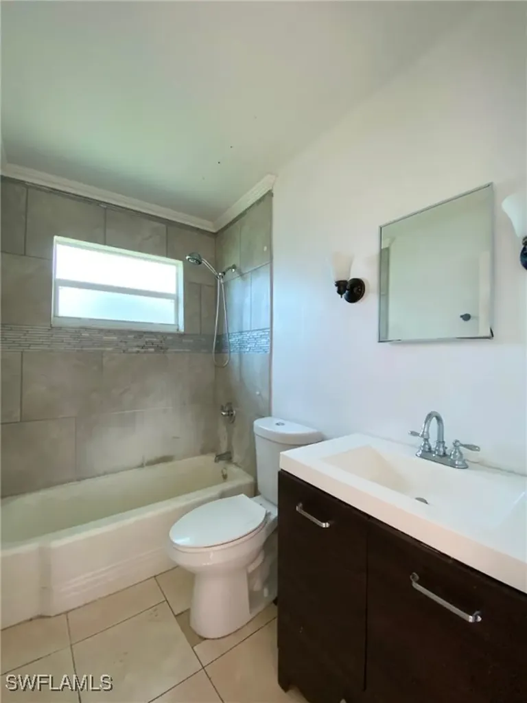 2405 Jeffcott Street Fort Myers FL 33901