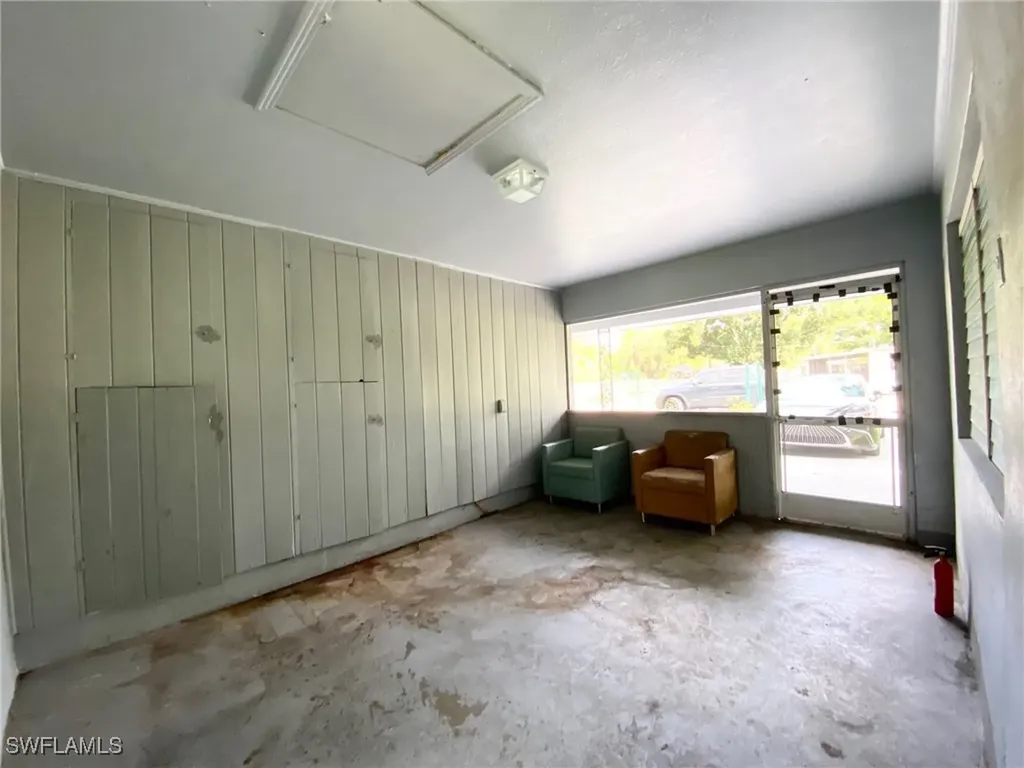 2405 Jeffcott Street Fort Myers FL 33901