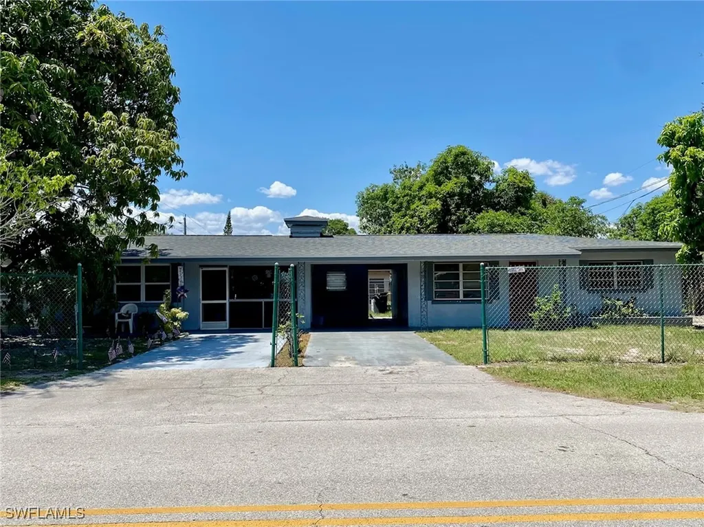 2405 Jeffcott Street Fort Myers FL 33901