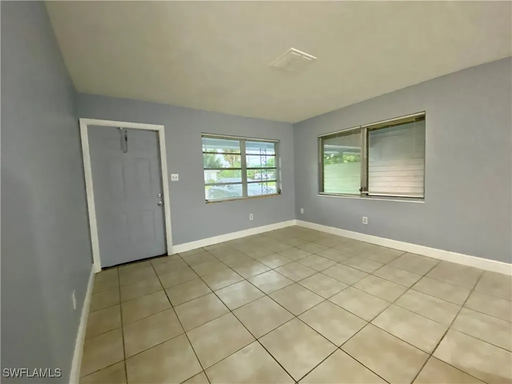 2405 Jeffcott Street Fort Myers FL 33901