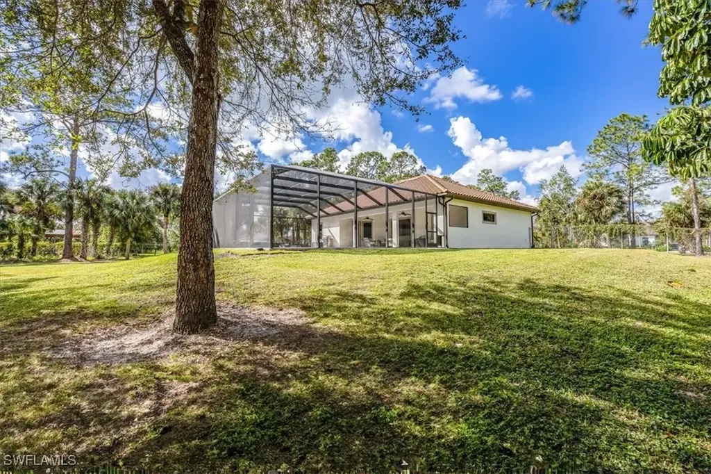 254 17th Street NW Naples FL 34120