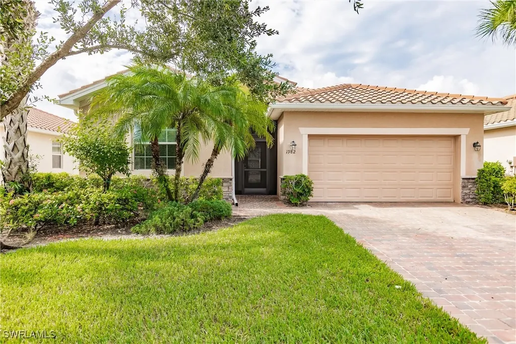 1982 Fairmont Lane Naples FL 34120