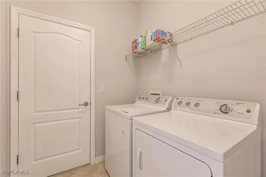 1982 Fairmont Lane Naples FL 34120