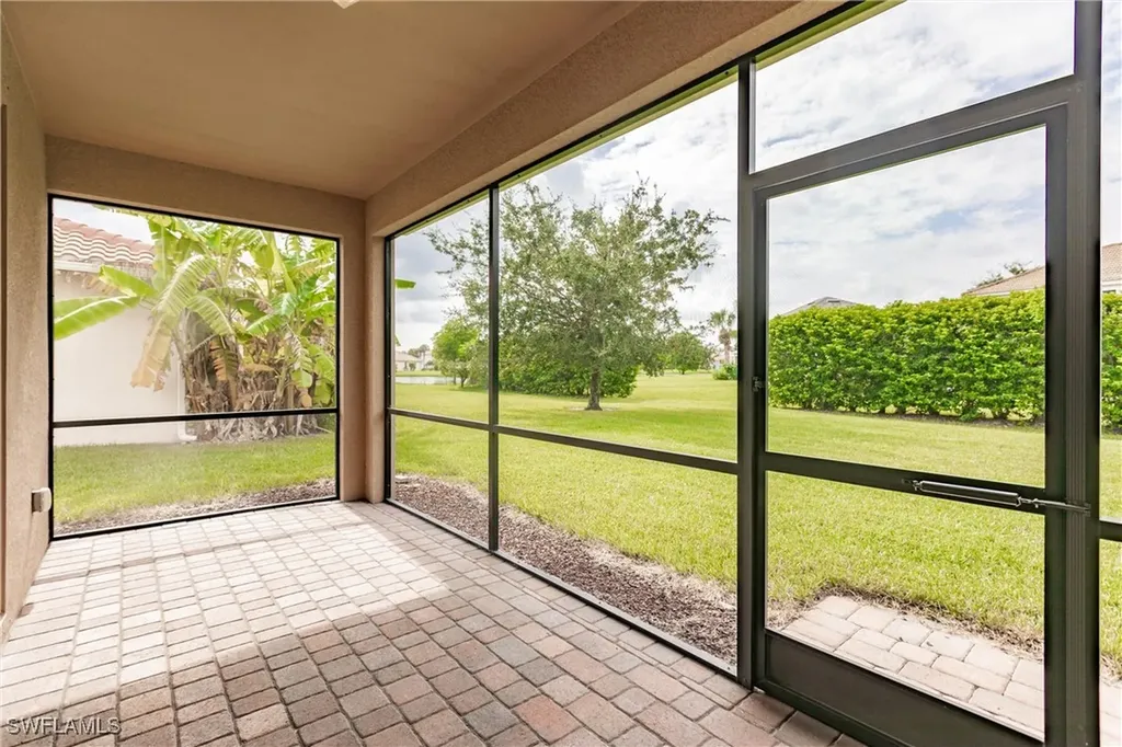 1982 Fairmont Lane Naples FL 34120