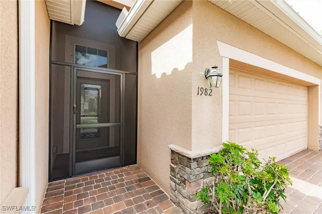 1982 Fairmont Lane Naples FL 34120