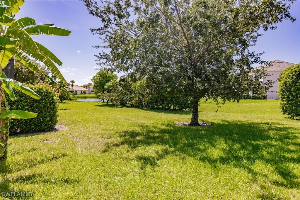 1982 Fairmont Lane Naples FL 34120