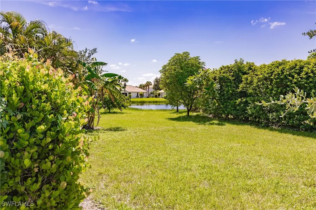 1982 Fairmont Lane Naples FL 34120