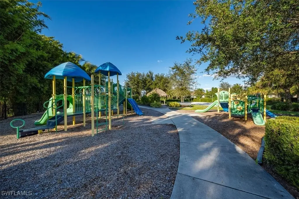 1982 Fairmont Lane Naples FL 34120