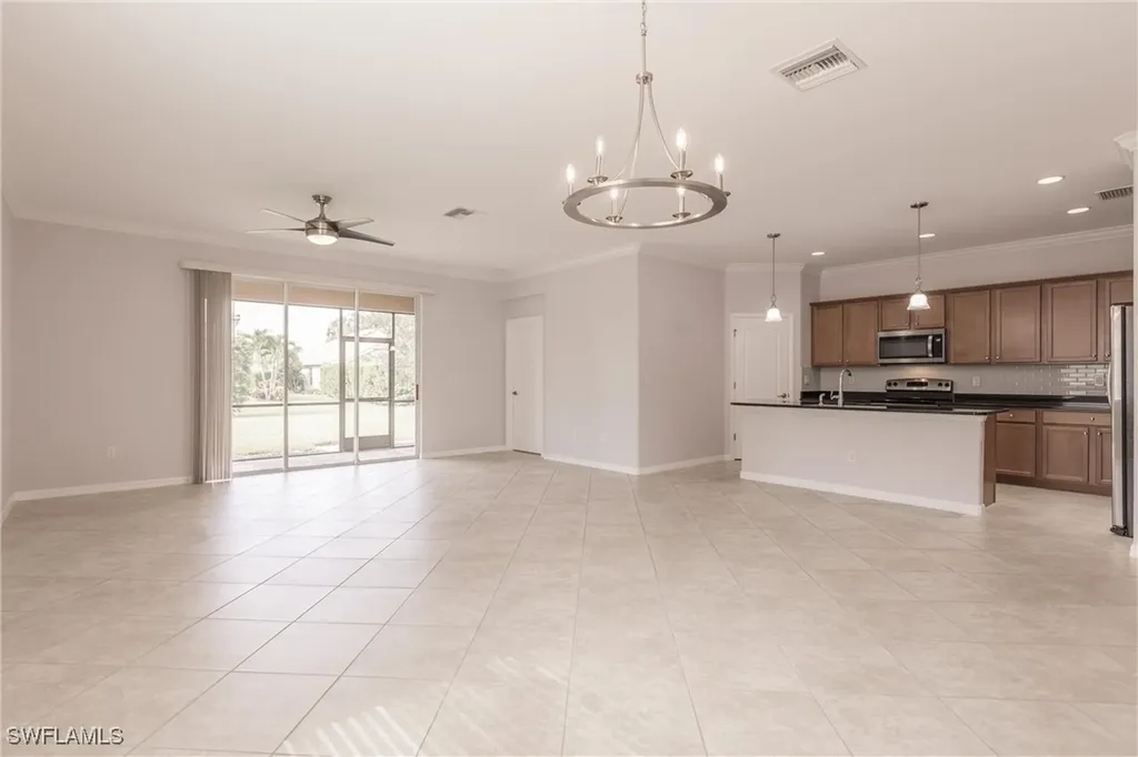 1982 Fairmont Lane Naples FL 34120