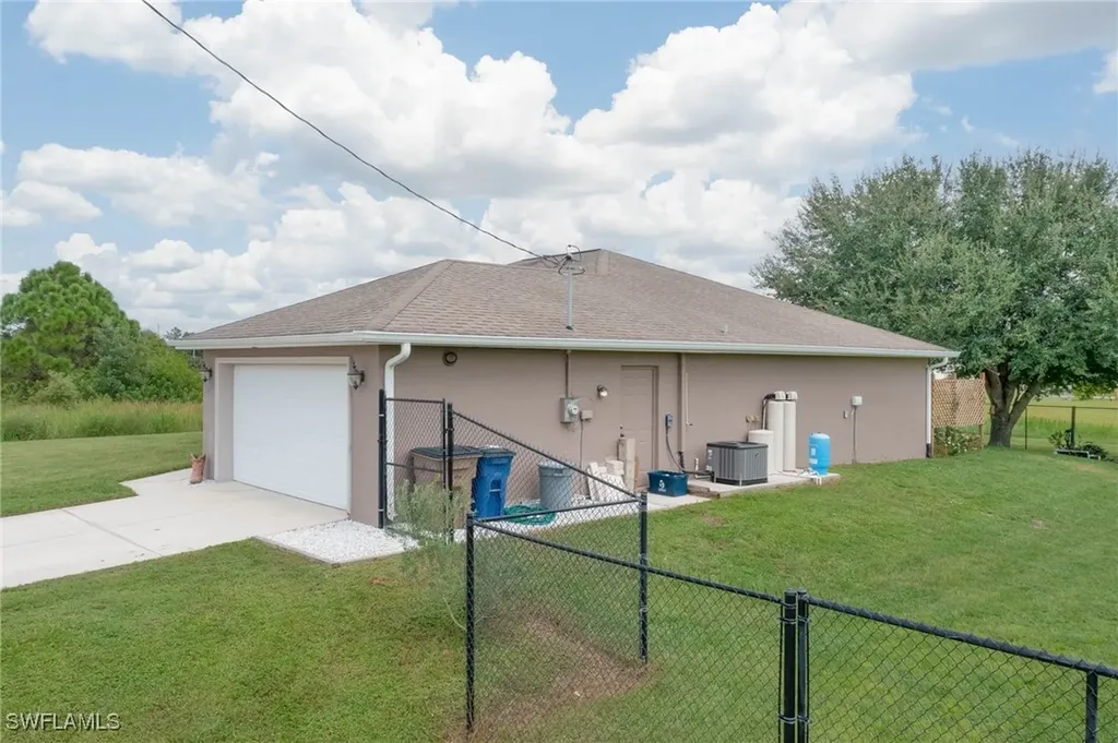 1039 Harwood Avenue S Lehigh Acres FL 33974
