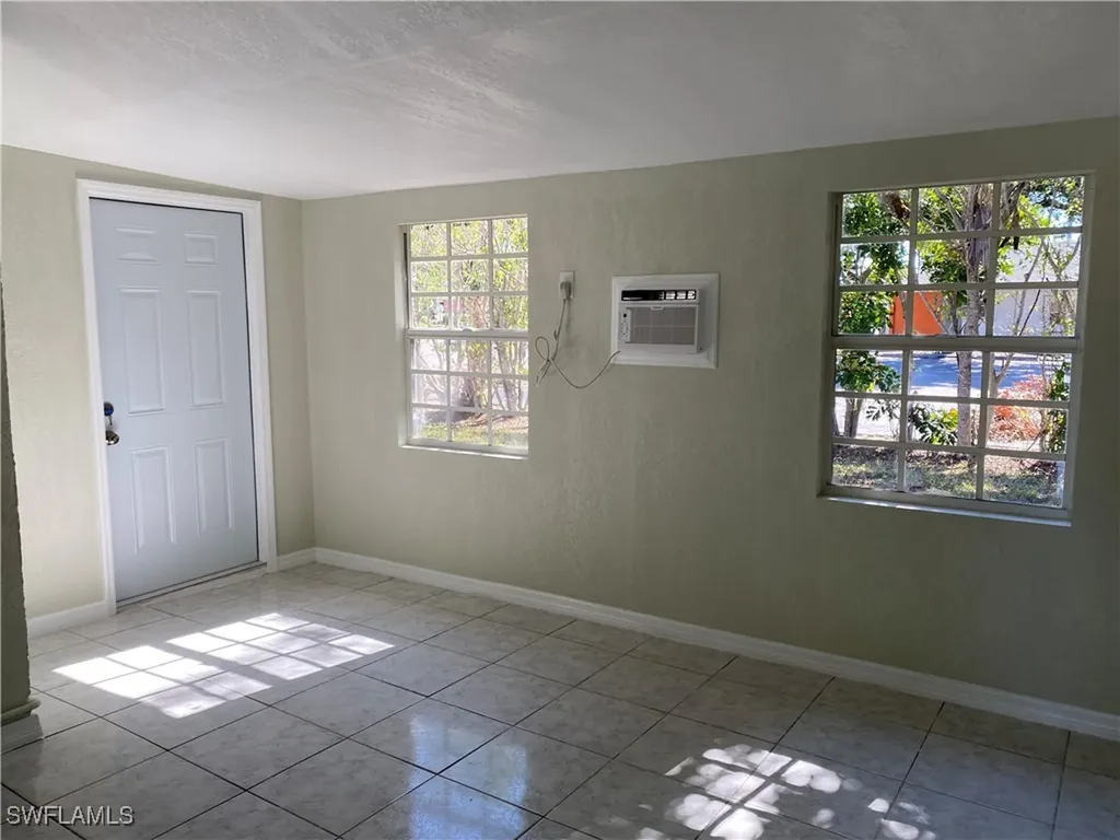 1546 SE 42nd Terrace Cape Coral FL 33904