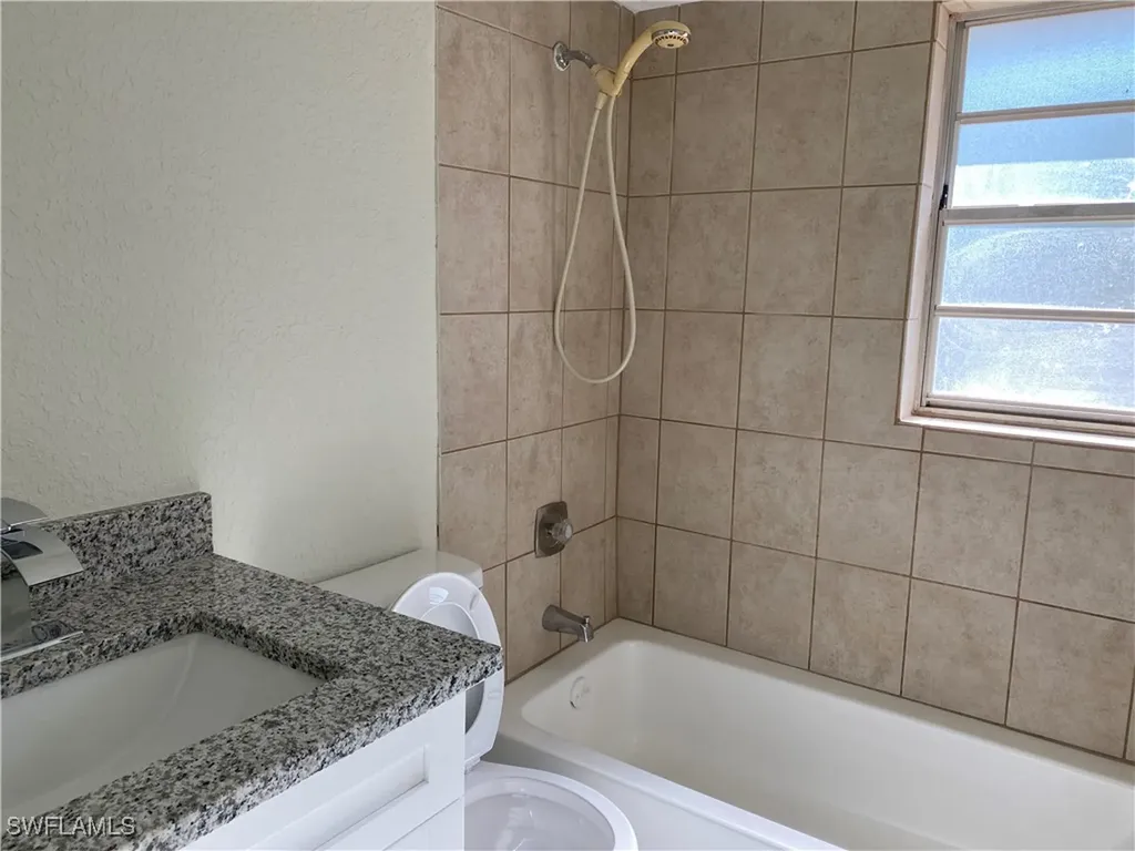 1546 SE 42nd Terrace Cape Coral FL 33904