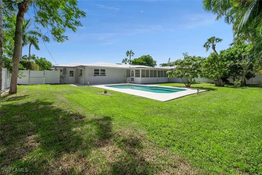 131 Coral Vine Drive Naples FL 34110