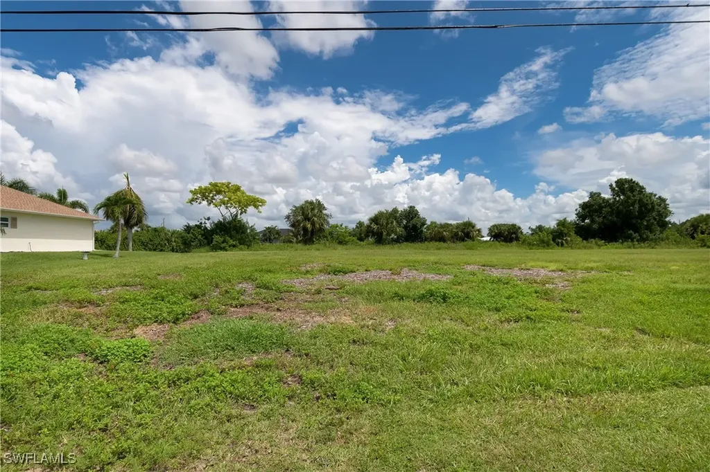 2043 NE 25th Terrace Cape Coral FL 33909