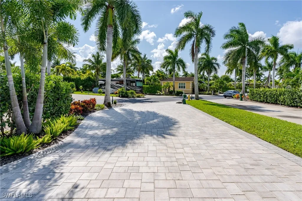 13453 Ladyfish Lane Naples FL 34114