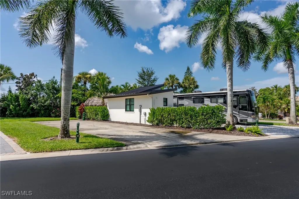 13499 Snook Circle Naples FL 34114