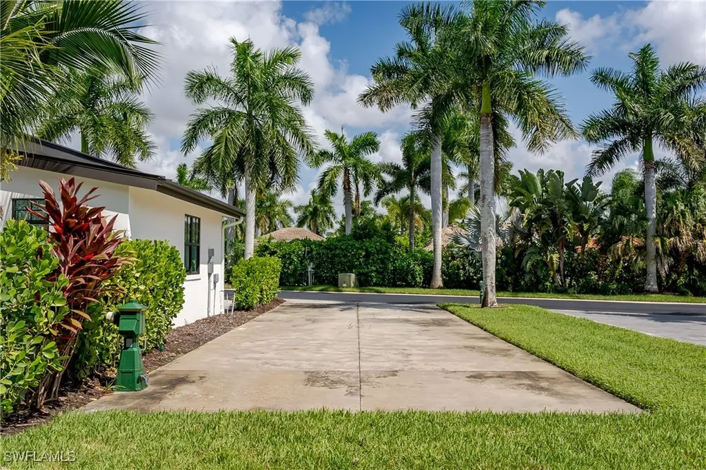 13499 Snook Circle Naples FL 34114