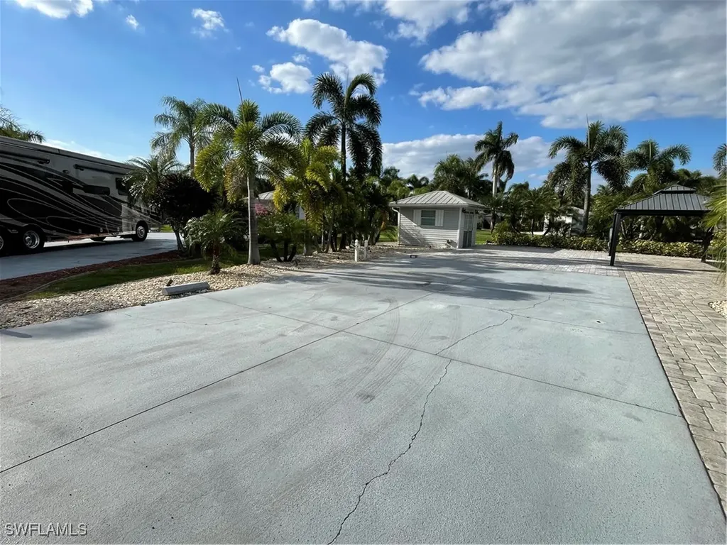 10095 Parkwood Drive Fort Myers FL 33905