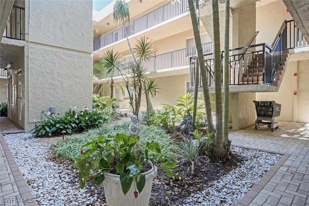 788 Park Shore Drive Naples FL 34103