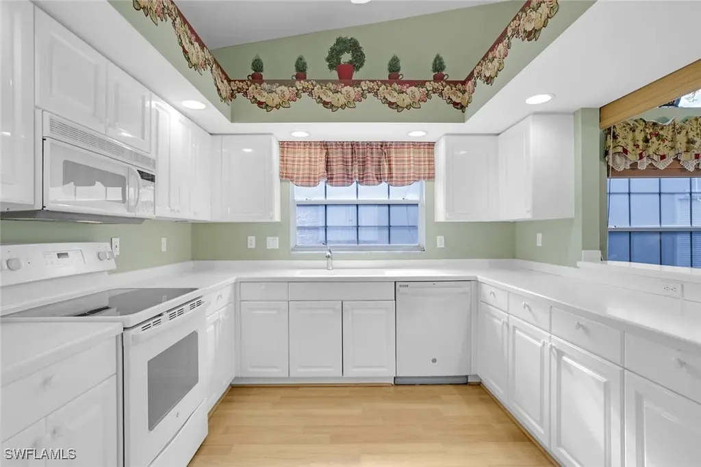 232 Melrose Place Naples FL 34104