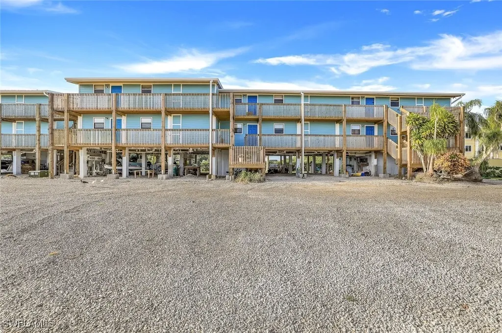 Everglades City FL, 211 Buckner Avenue S, Unit 825