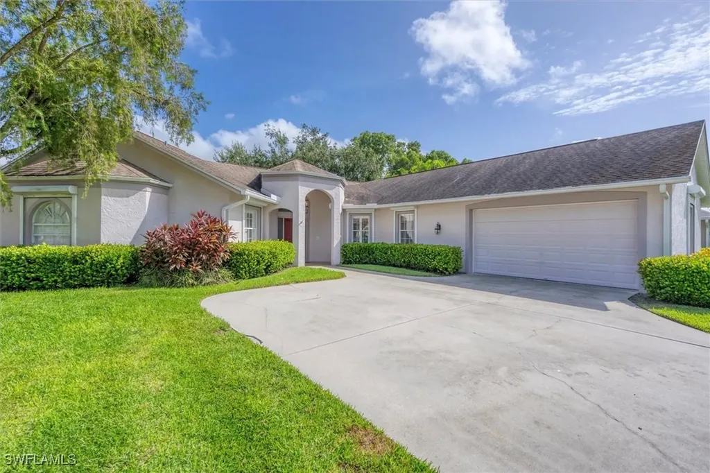 6569 Highland Pines Circle Fort Myers FL 33966