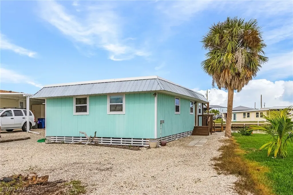 3844 Phoenix Drive St. James City FL 33956