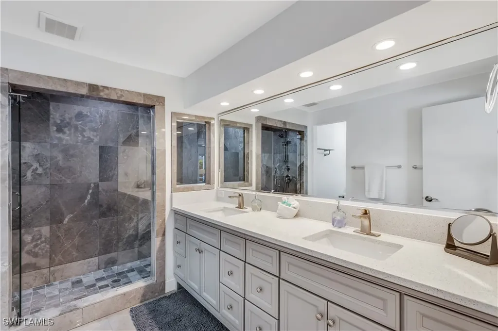 4113 SE 9th Court Cape Coral FL 33904