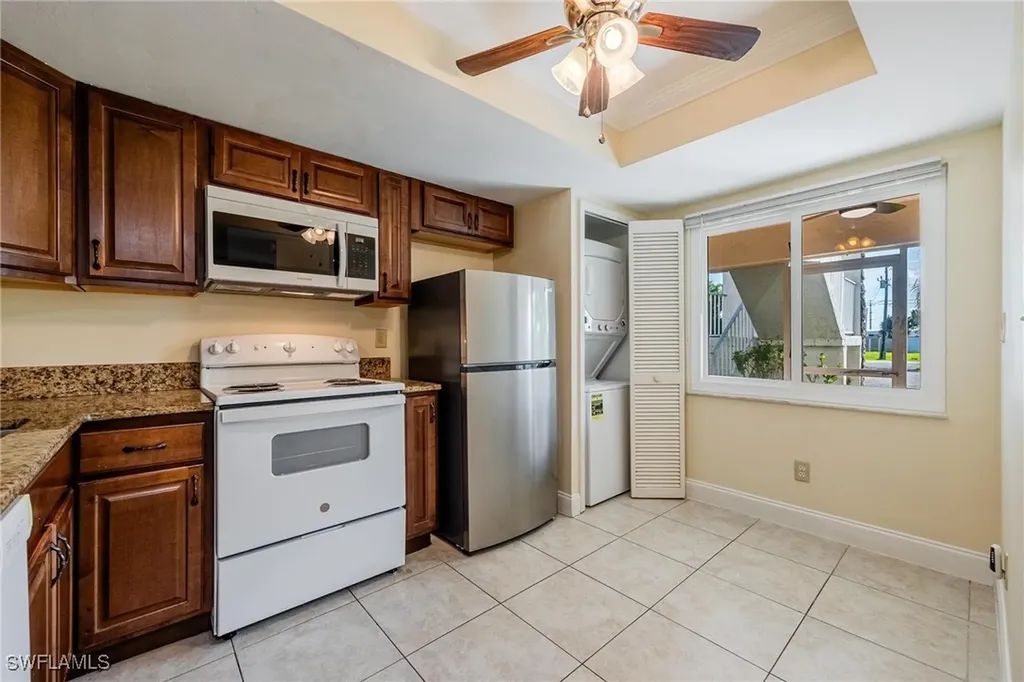 2504 SE 16th Place Cape Coral FL 33904
