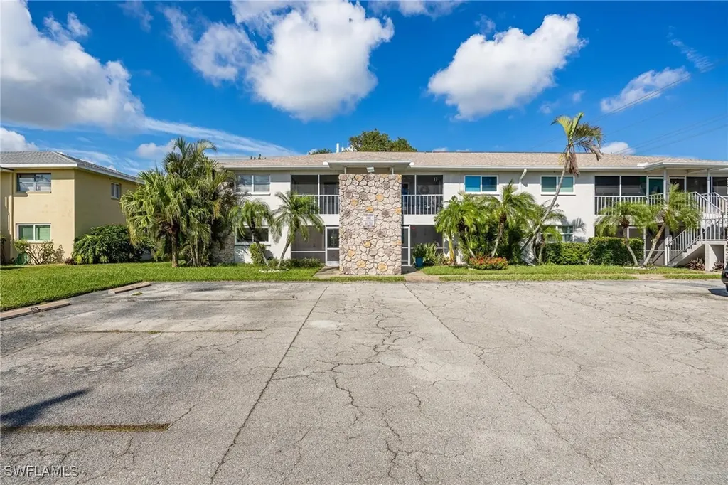 2504 SE 16th Place Cape Coral FL 33904