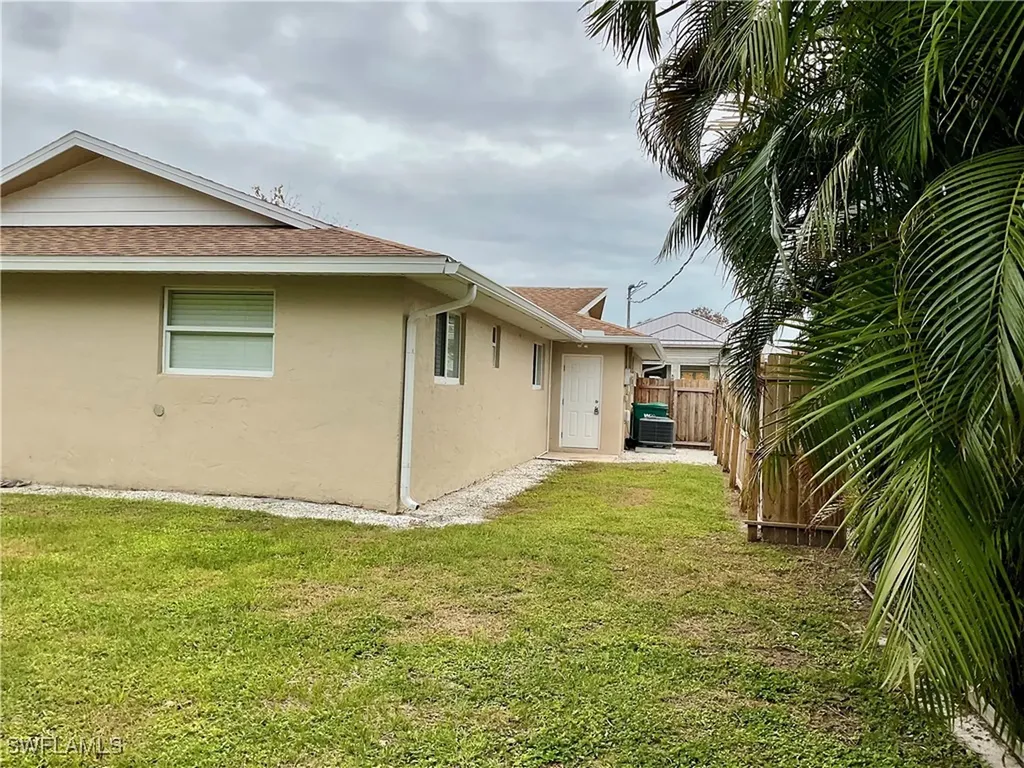 755 106th Avenue N Naples FL 34108