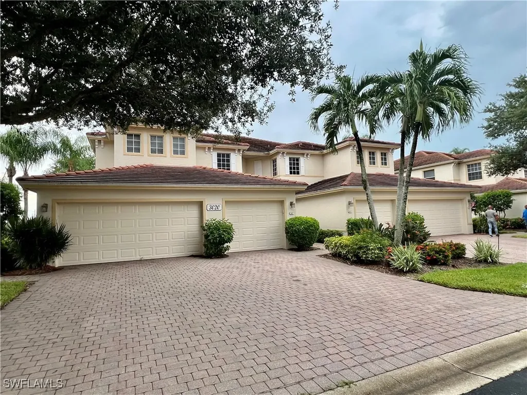 3020 Meandering Way Fort Myers FL 33905