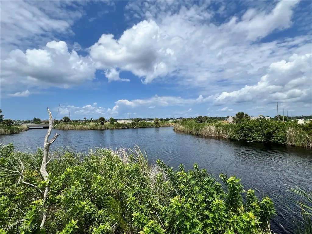 3929 NW 39th Street Cape Coral FL 33993