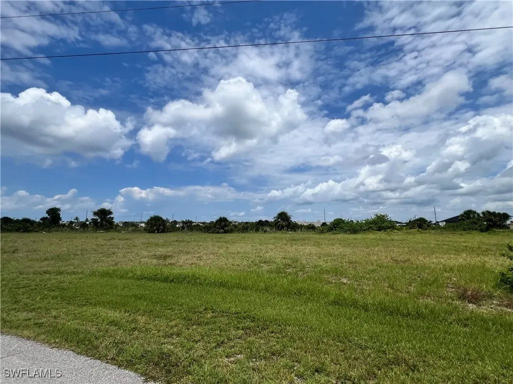 3929 NW 39th Street Cape Coral FL 33993