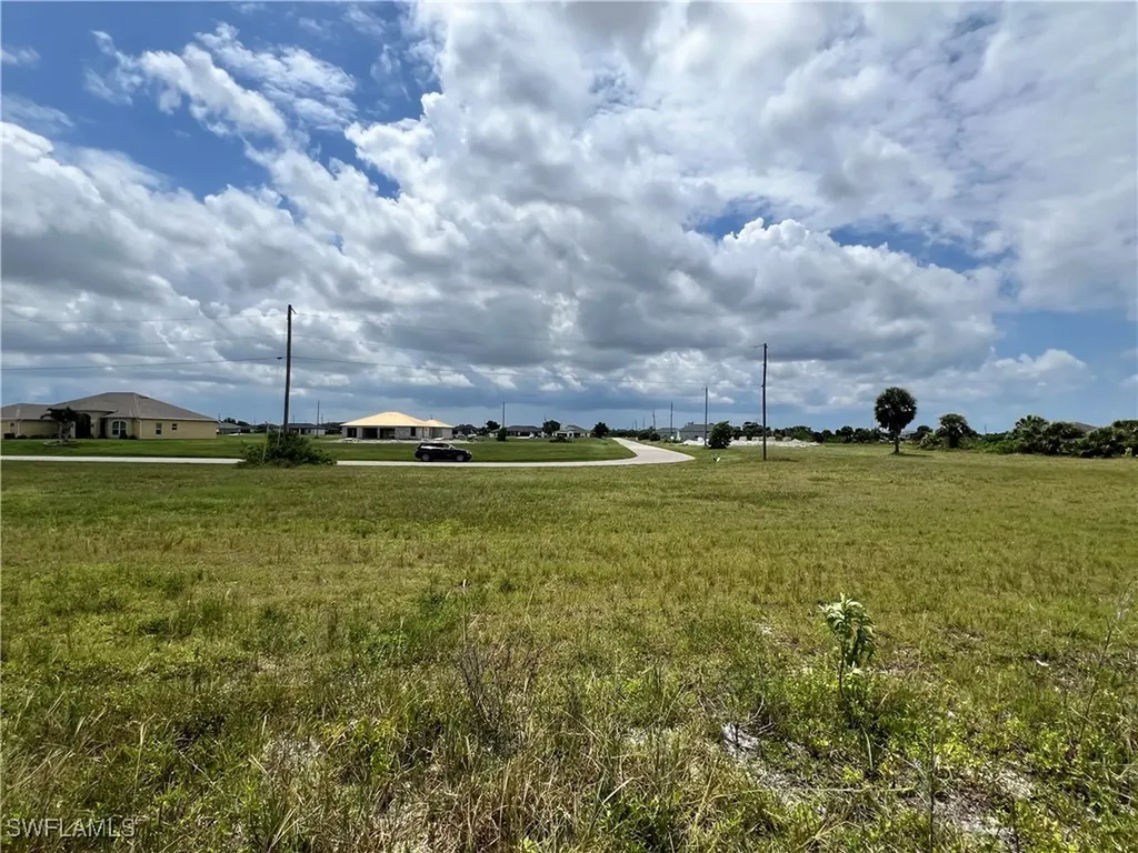 3929 NW 39th Street Cape Coral FL 33993