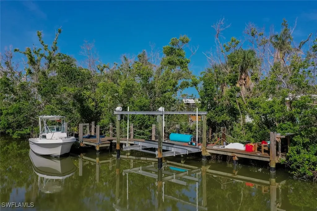 2490 Coconut Drive Sanibel FL 33957