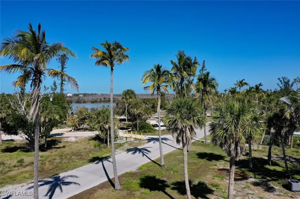 2490 Coconut Drive Sanibel FL 33957