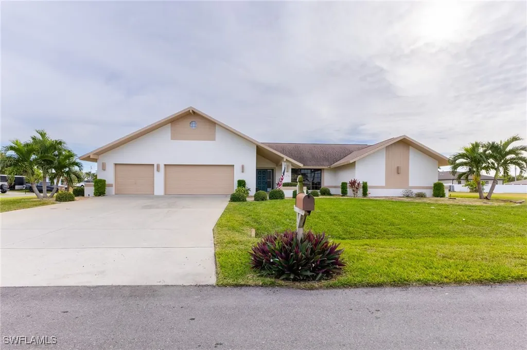 124 SE 39th Terrace Cape Coral FL 33904