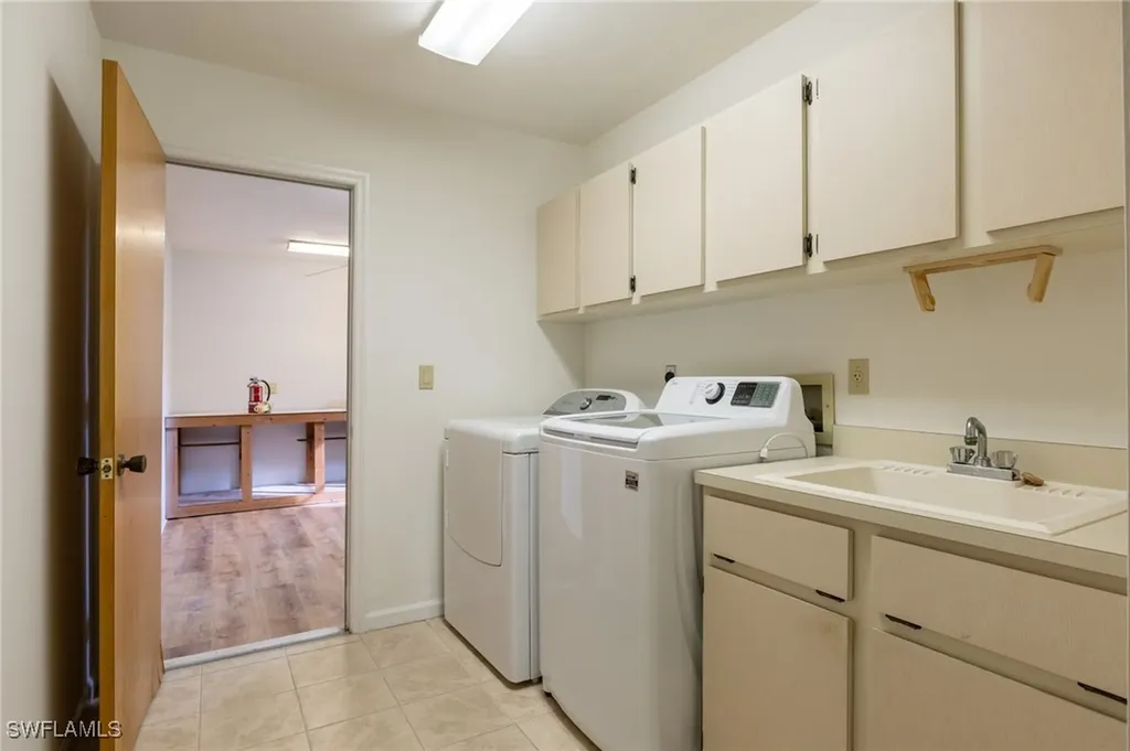 124 SE 39th Terrace Cape Coral FL 33904