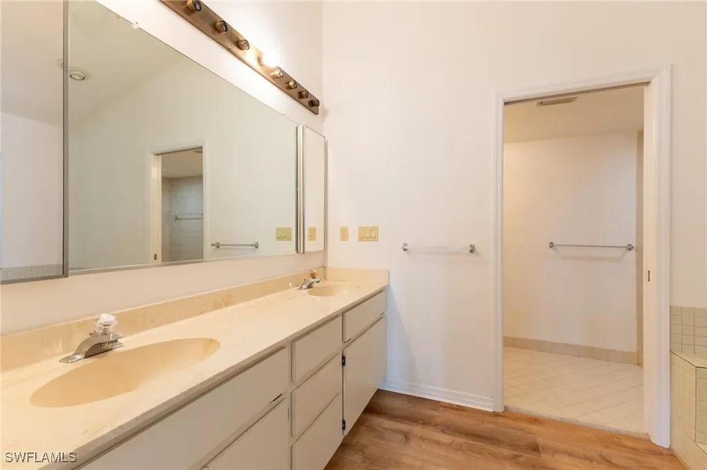 124 SE 39th Terrace Cape Coral FL 33904