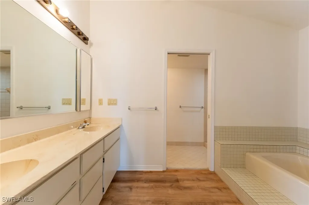 124 SE 39th Terrace Cape Coral FL 33904