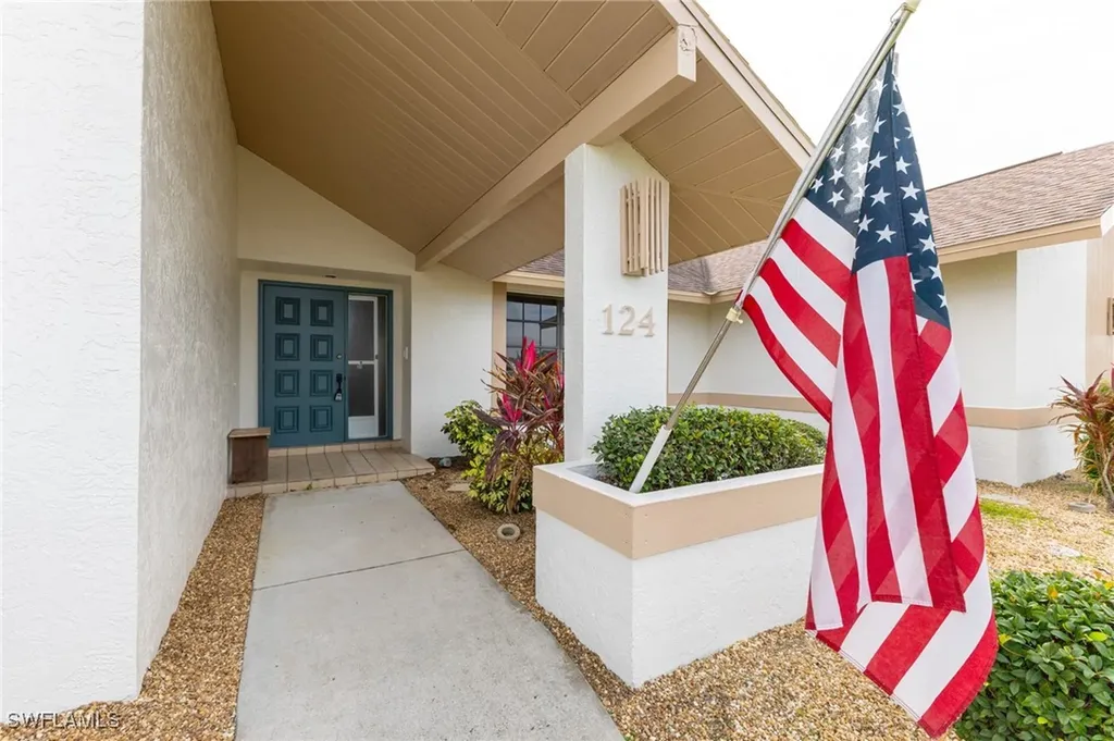 124 SE 39th Terrace Cape Coral FL 33904