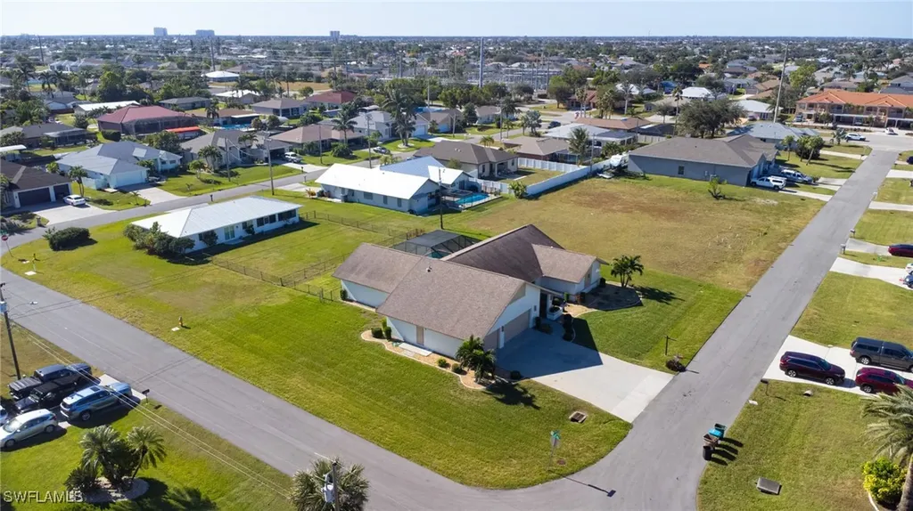 124 SE 39th Terrace Cape Coral FL 33904