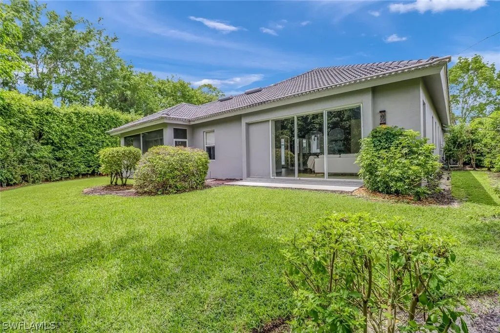 9754 Wilshire Lakes Boulevard Naples FL 34109