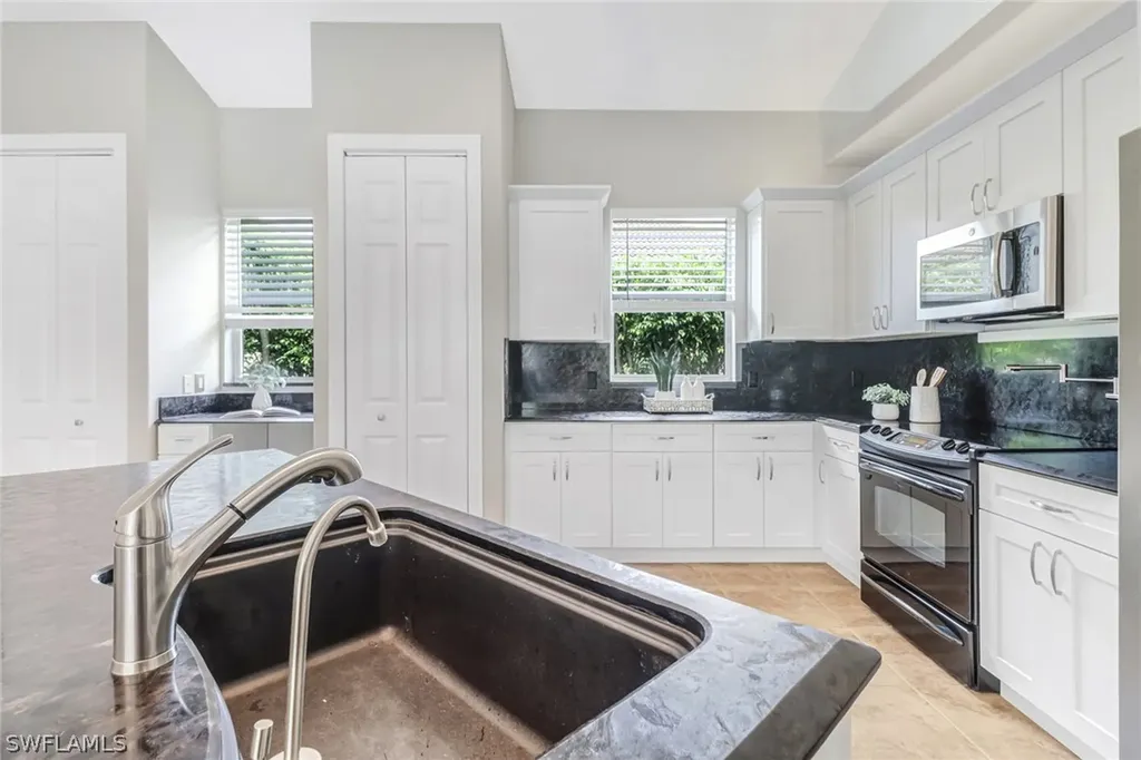 9754 Wilshire Lakes Boulevard Naples FL 34109