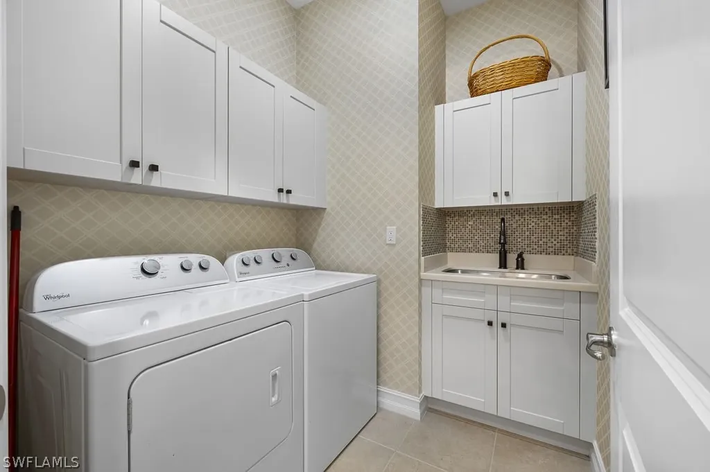 9426 Greenleigh Court Naples FL 34120