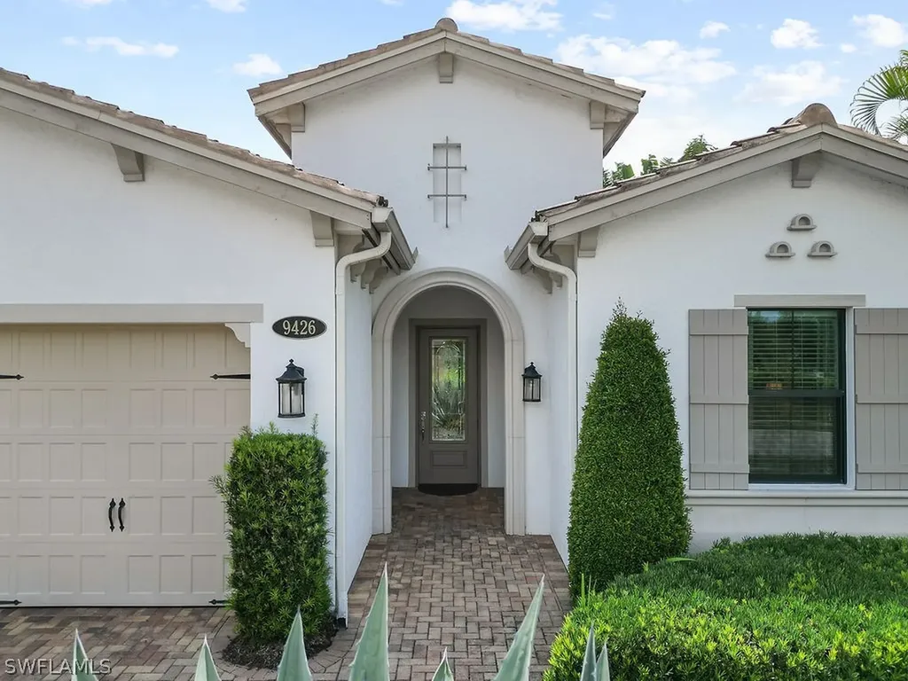 9426 Greenleigh Court Naples FL 34120