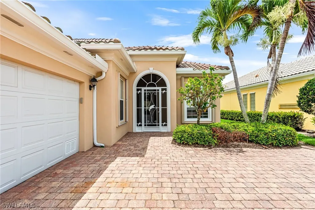7710 Hernando Court Naples FL 34114